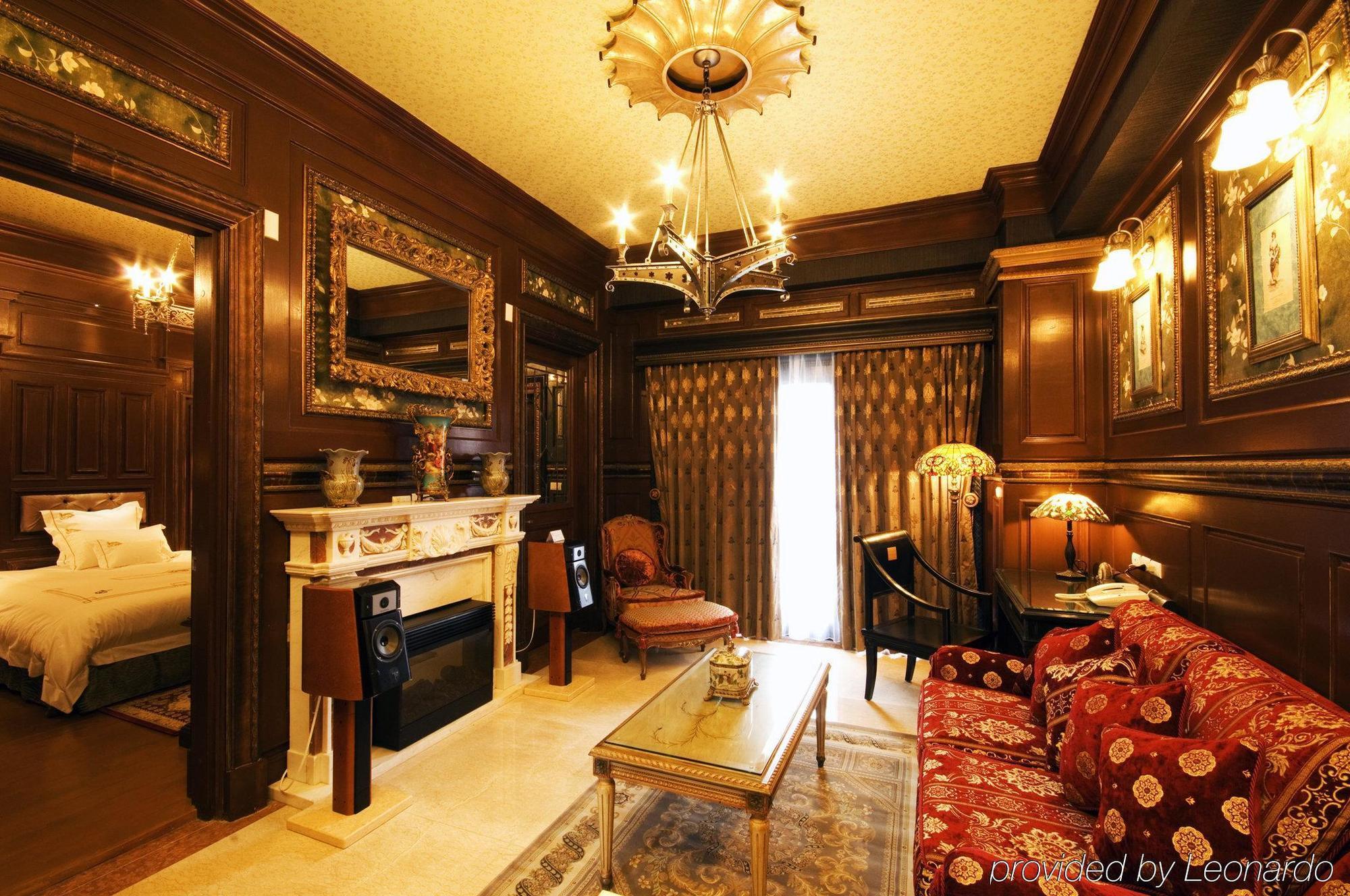The Old England Manor Apartment Ренай Екстериор снимка