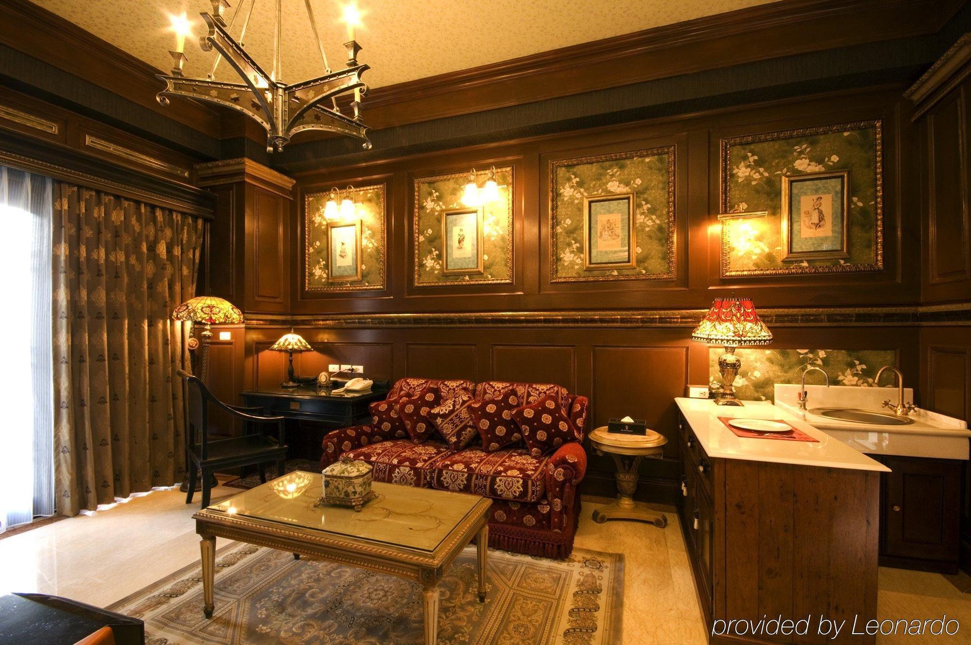 The Old England Manor Apartment Ренай Екстериор снимка