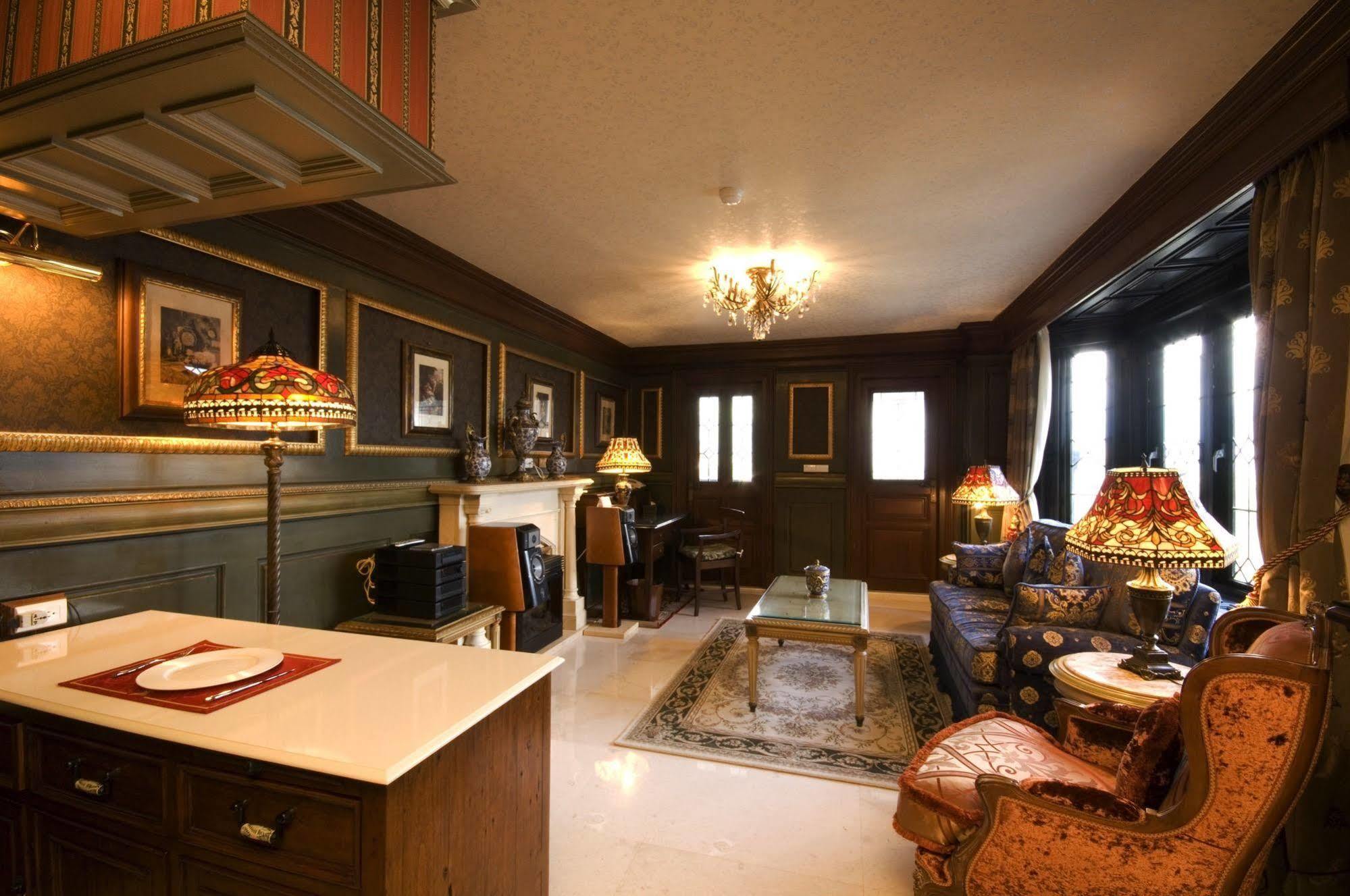 The Old England Manor Apartment Ренай Екстериор снимка